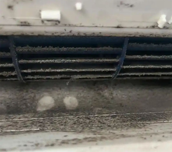 龙亭空调吹的风有股烧焦味是怎么回事